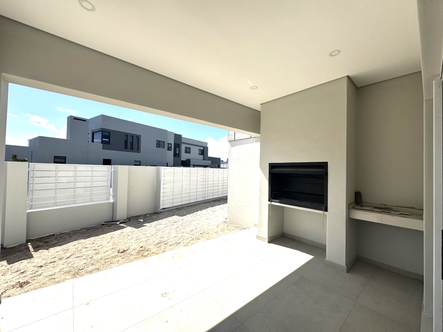 4 Bedroom Property for Sale in Sandown Western Cape